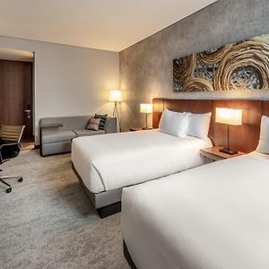 Upper Floors Queen Room